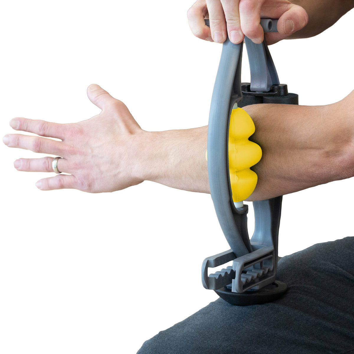 Rolflex with contoured pressure rollers and hinge mechanism
